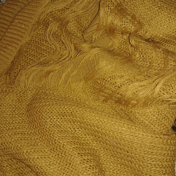 🏷️LAST ONE🏷️🌿MUSTARD RIPPED SWEATER🌿 - Picture 7 of 8